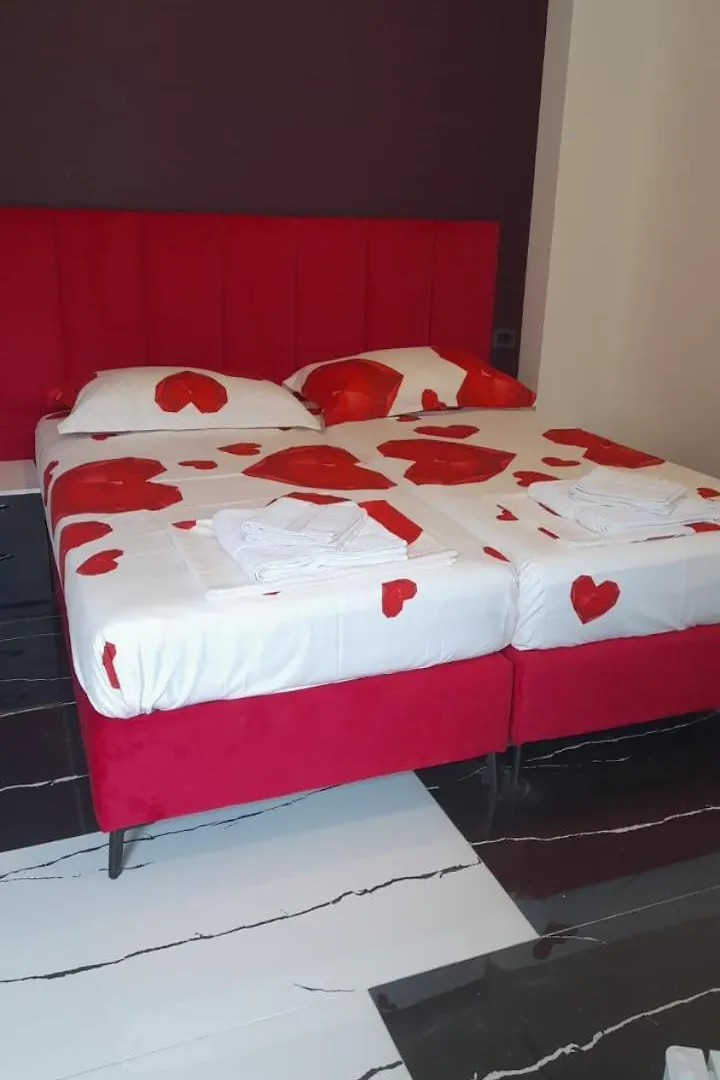 Summer Rooms Qeparo