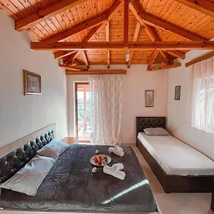 Farmhouse Qeparo Apartamento